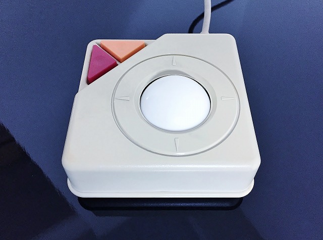 SRCの工業用トラックボールは、マウスの代わるポインティングデバイスで、画像処理や医療機器にも使われています。